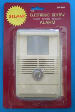 (image for) Self Contained PIR Alarm with Keyswitch (BCM09G)